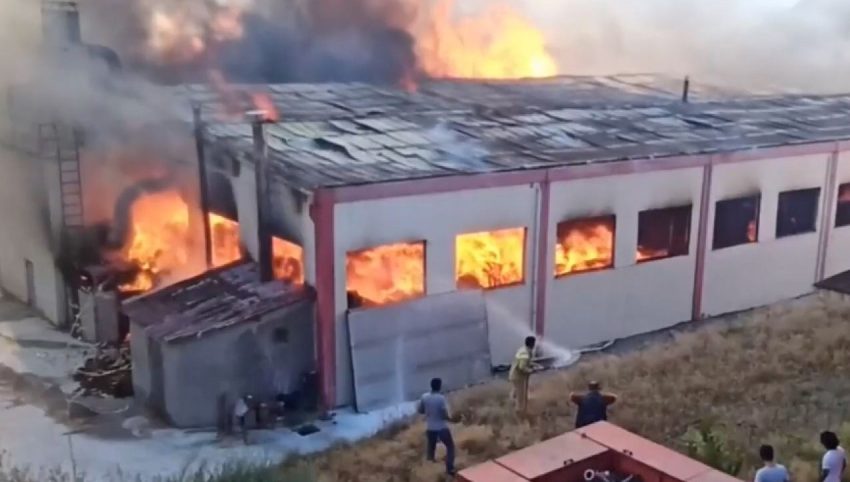 Kastamonu’da fabrika yangını